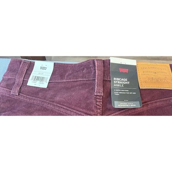 Levi's Women's Premium Ribcage Straight Ankle Jeans - Picture 5 of 5